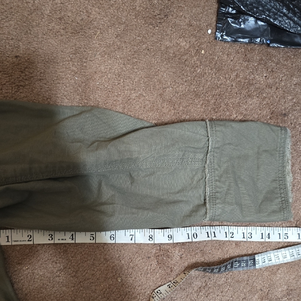 Miss Lili Green Utility Jacket with Cropped Length and Collared Neckline - Picture 9 of 10